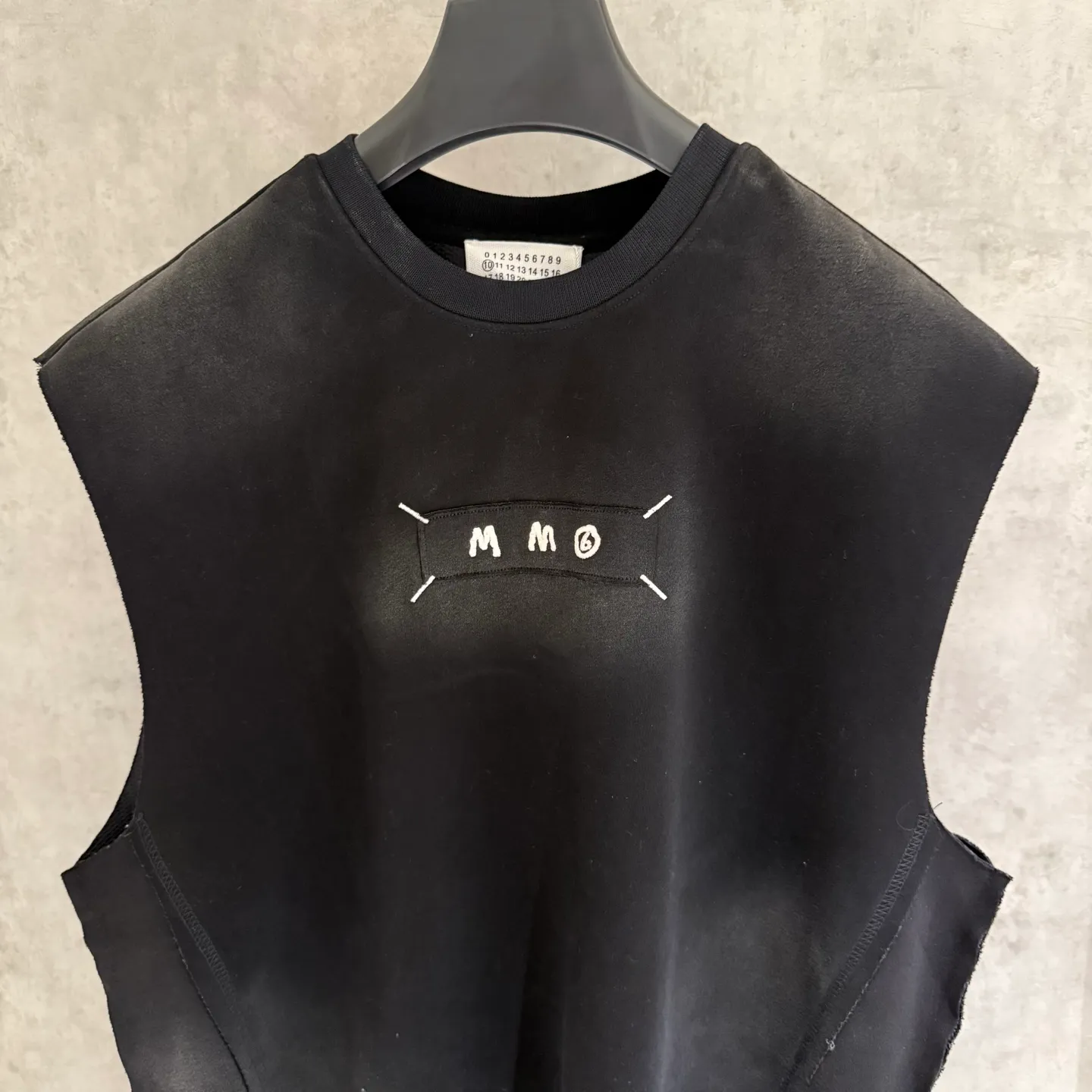 🅿️200 [Strict quality control] CH Crow Heart Sleeveless Round Neck T-shirt 320g heavy-duty composite fabric The upper body is wide and stylish Ice-feeling experience on the inside Waist side splicing tailoring Spray horse slip plus burning process The oversize version highlights the trendy design Size: L-4XL